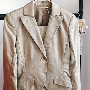 Women's Max Studio Beige Suite - Size 4